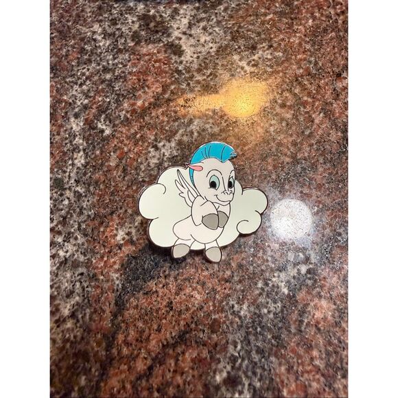 Disney Fantasy Flights Mystery Pin Pack- Baby Pegasus - Picture 2 of 3